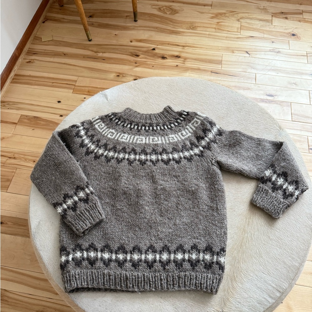 Elegant Brown Patterned Sweater - image 10